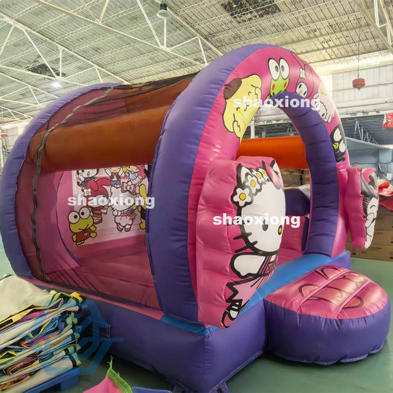 Nadmuchiwany domek do skakania HelloKitty ze zjeżdżalnią