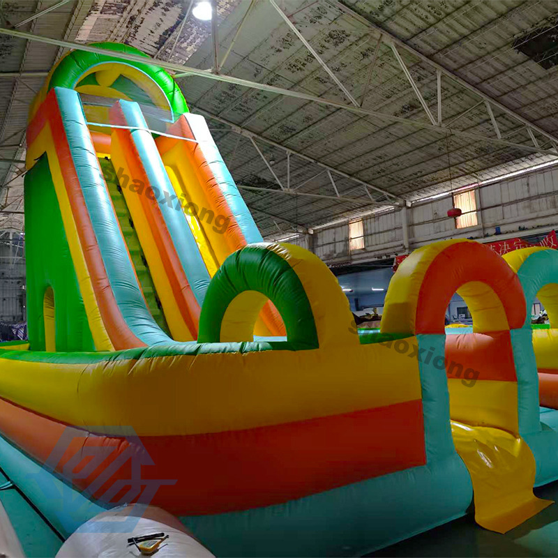 Combo de tobog&aacute;n inflable para carrera de obst&aacute;culos con soplador