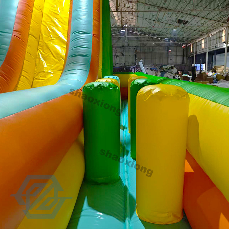 Combo de tobog&aacute;n inflable para carrera de obst&aacute;culos con soplador