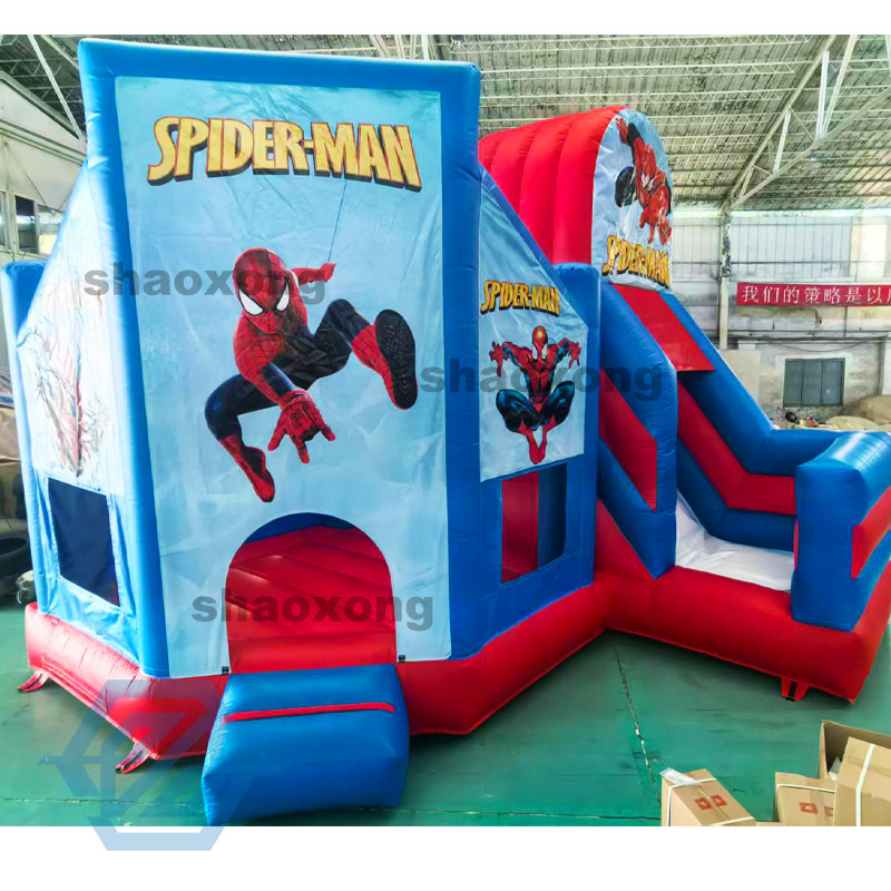 Nadmuchiwany domek do skakania ze zjeżdżalnią z motywem Spider-Mana