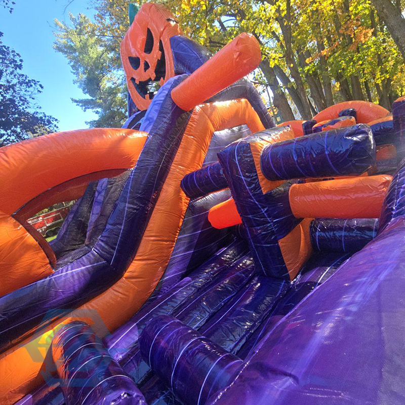 Carrera de obst&aacute;culos inflable de Halloween de la granja de calabazas con soplador 
