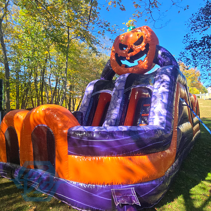 Carrera de obst&aacute;culos inflable de Halloween de la granja de calabazas con soplador 