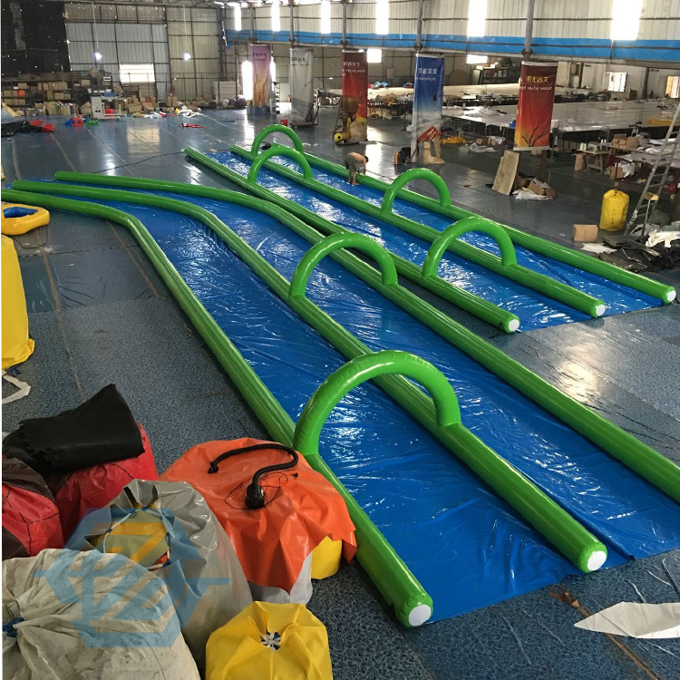 Podw&oacute;jna zjeżdżalnia Slip N Slide Nadmuchiwana zjeżdżalnia wodna po mieście
